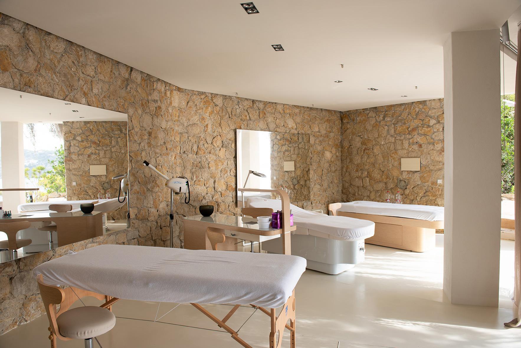 Sala de masajes y tratamientos wellness en Ibiza