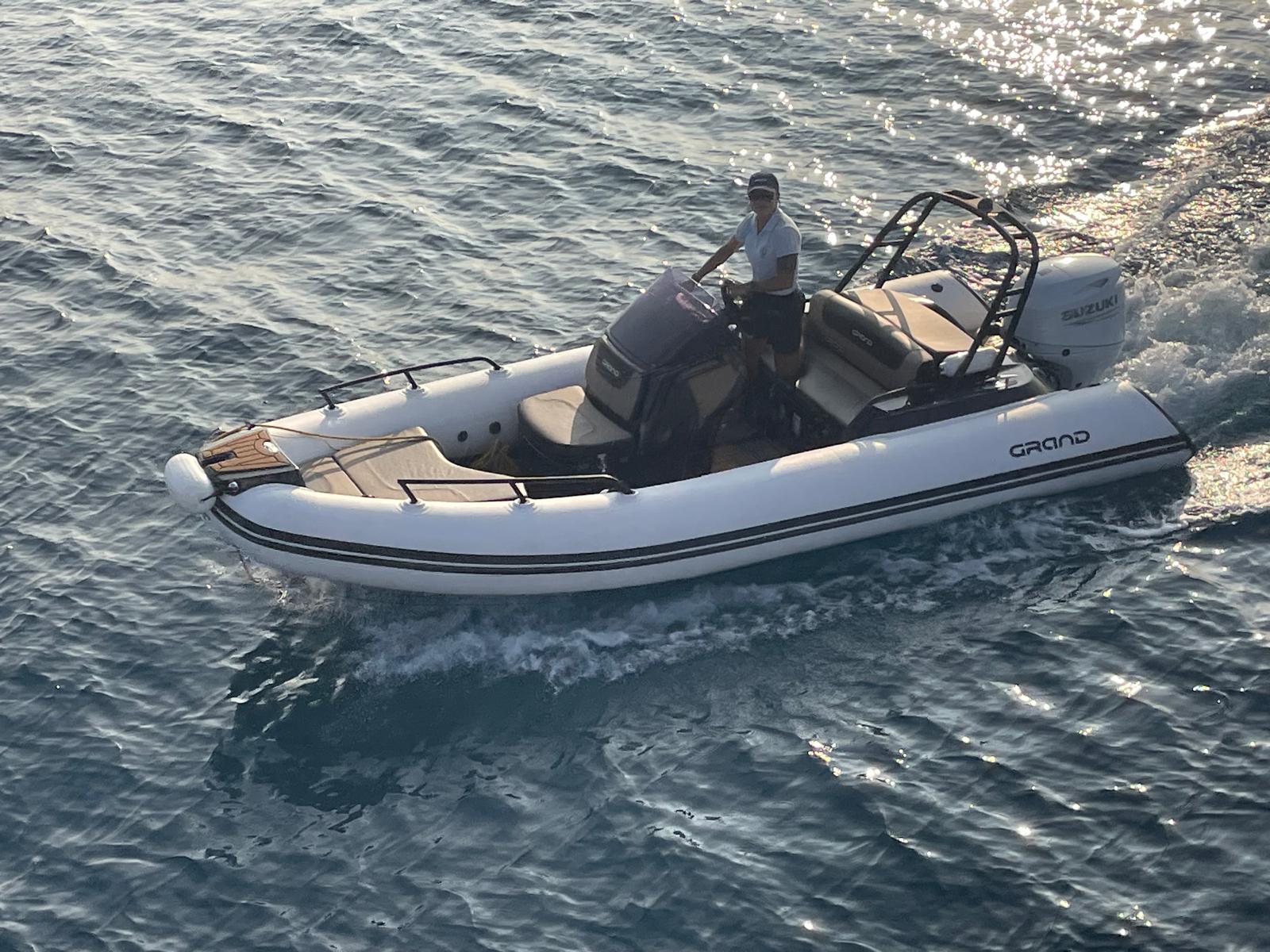 Luxury tender boat transfer service in Ibiza waters